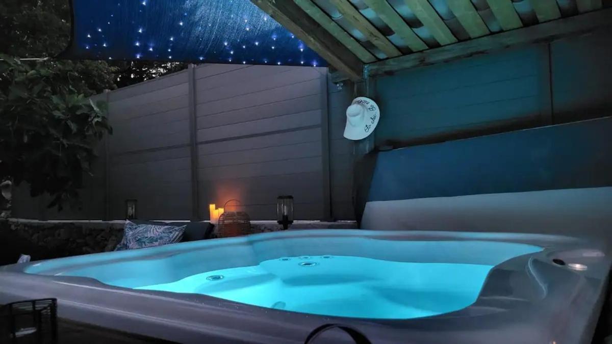 L'Antre Deux Pierres, Romantisme, Jacuzzi Exterieur, Plateau Dinatoire Bouyon 외부 사진