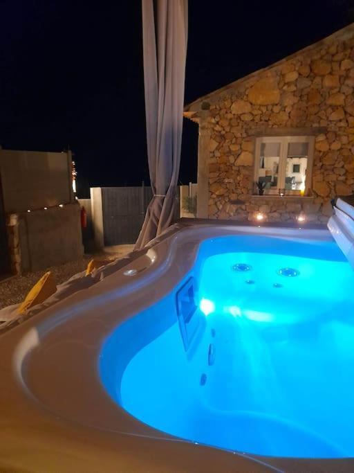 L'Antre Deux Pierres, Romantisme, Jacuzzi Exterieur, Plateau Dinatoire Bouyon 외부 사진